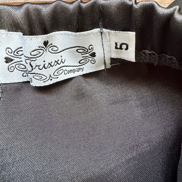 Trixxi Size 5 Strapless Dress. - Picture 2 of 4